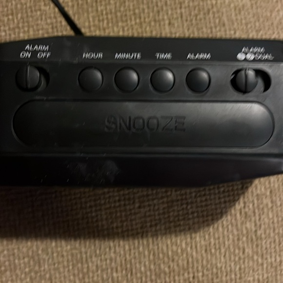 Alarm clock - Picture 3 of 3